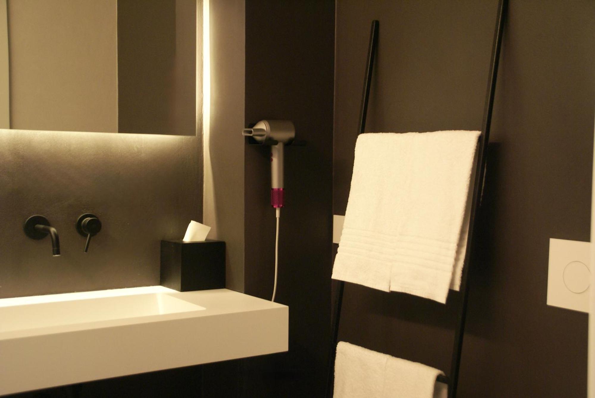 Fra Le Righe Bed & Breakfast คาตาเนีย ภายนอก รูปภาพ