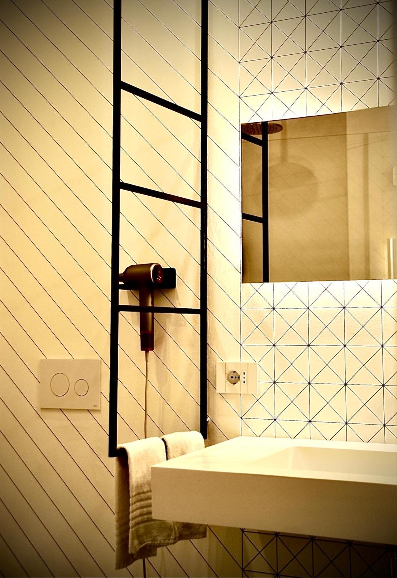 Fra Le Righe Bed & Breakfast คาตาเนีย ภายนอก รูปภาพ