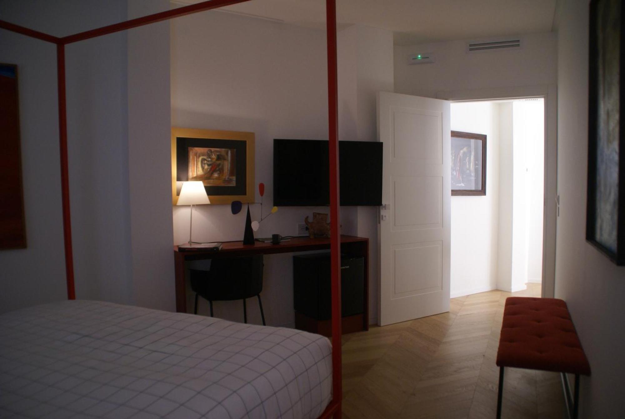 Fra Le Righe Bed & Breakfast คาตาเนีย ภายนอก รูปภาพ